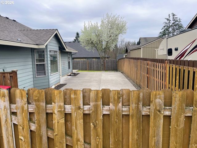 606 E JOHNSON St, Carlton, OR 97111