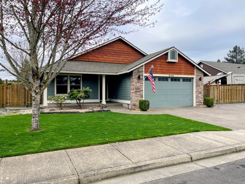 606 E JOHNSON St, Carlton, OR 97111