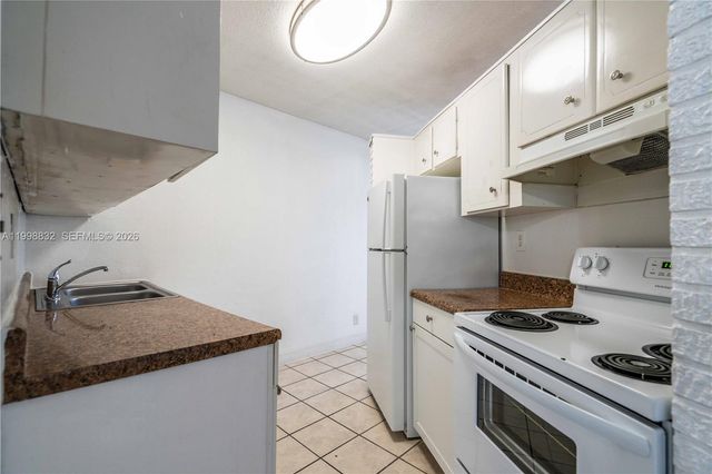 3049 NW 9th Ave 4, Wilton Manors, FL 33311