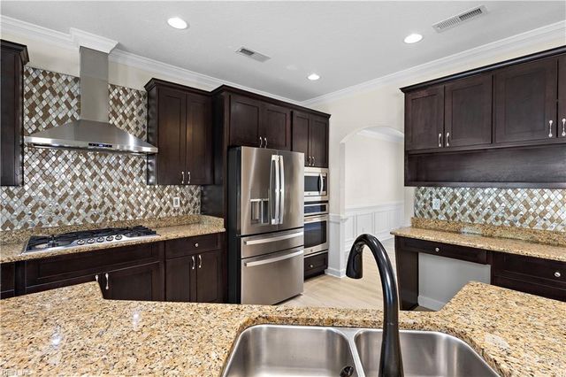 16 Mallory Way, Hampton, VA 23664