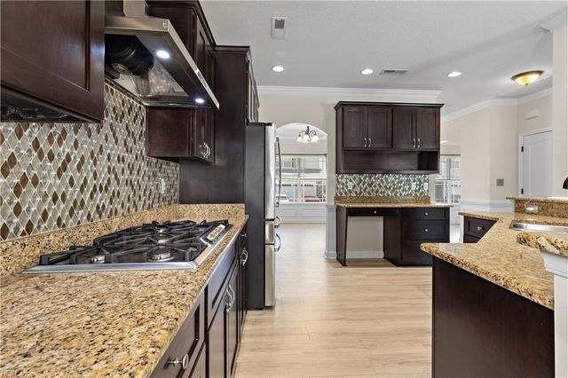 16 Mallory Way, Hampton, VA 23664