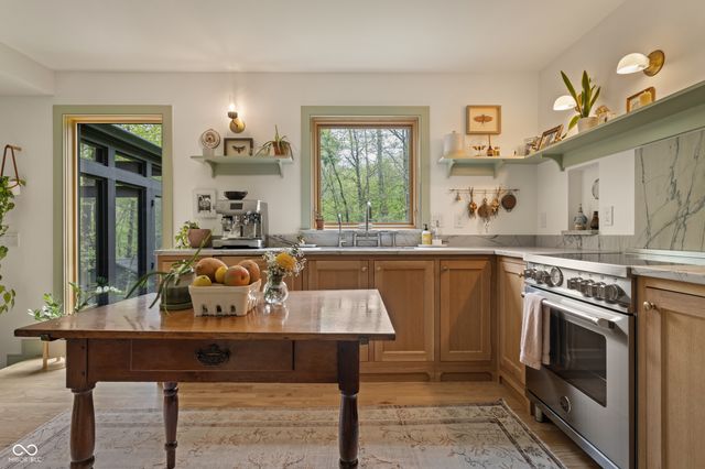765 Bloor Lane, Zionsville, IN 46077