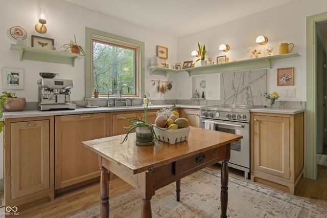 765 Bloor Lane, Zionsville, IN 46077