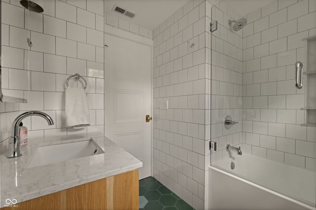 765 Bloor Lane, Zionsville, IN 46077