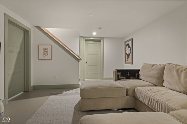 765 Bloor Lane, Zionsville, IN 46077