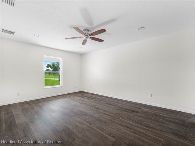 4823 Chester Avenue, Bowling Green, FL 33834