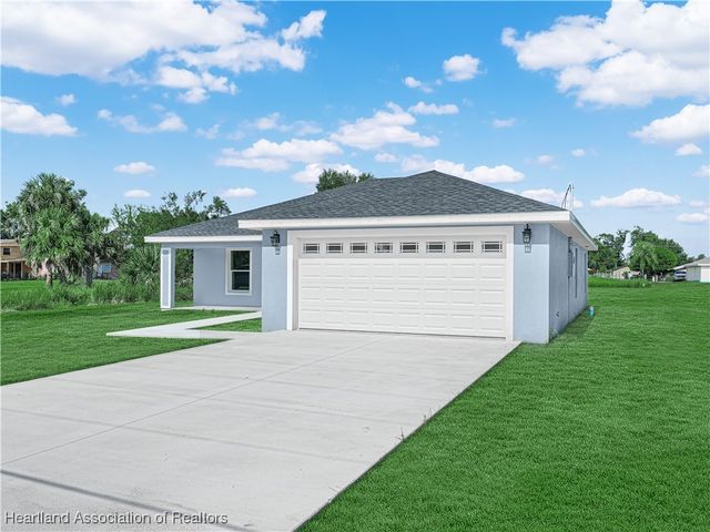 4823 Chester Avenue, Bowling Green, FL 33834