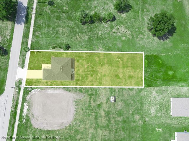 4823 Chester Avenue, Bowling Green, FL 33834