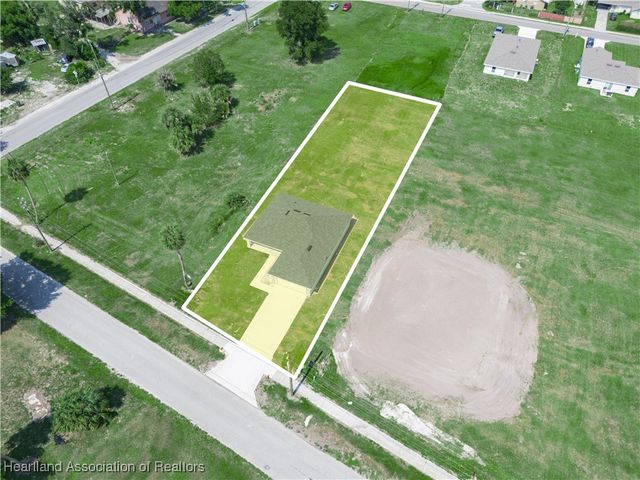 4823 Chester Avenue, Bowling Green, FL 33834