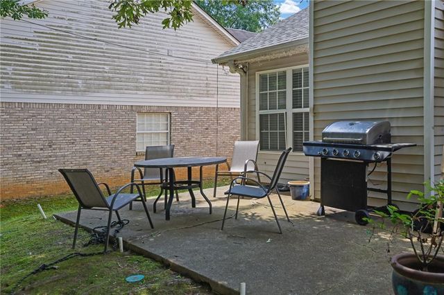 135 Chandler Ridge Lane, Lawrenceville, GA 30045
