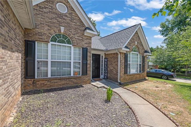 135 Chandler Ridge Lane, Lawrenceville, GA 30045