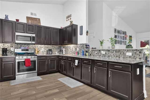 135 Chandler Ridge Lane, Lawrenceville, GA 30045