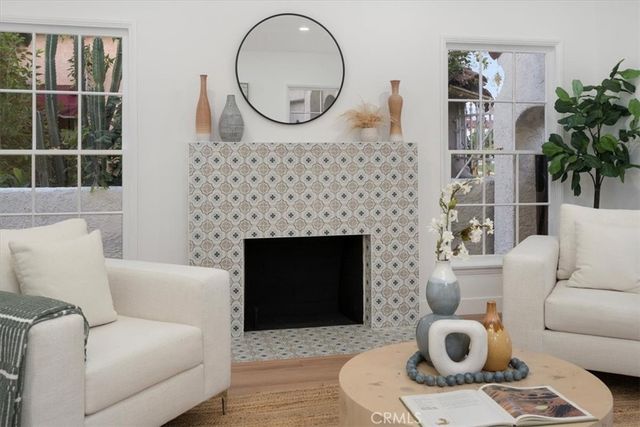 3905 Roxton Avenue, Los Angeles, CA 90008