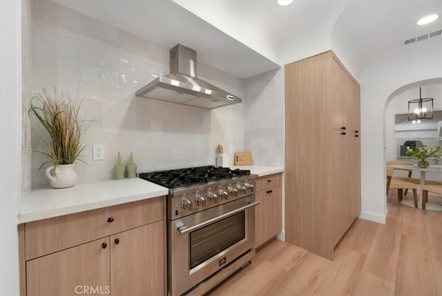 3905 Roxton Avenue, Los Angeles, CA 90008