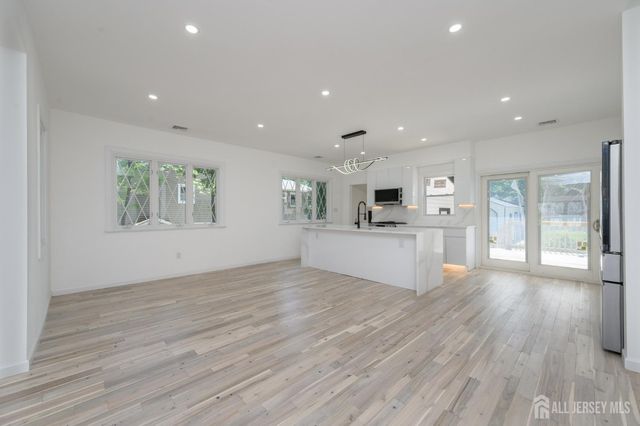 137 Myrtle Avenue, Allendale, NJ 07401