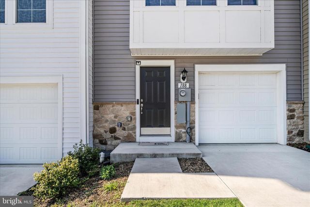 188 TATE MANOR DR, Charles Town, WV 25414