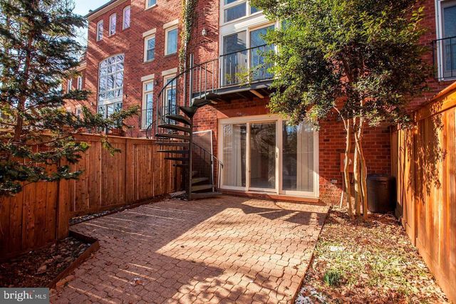 3956 GEORGETOWN CT NW, Washington, DC 20007