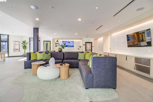 260 Brooklyn Basin Way 443, Oakland, CA 94606