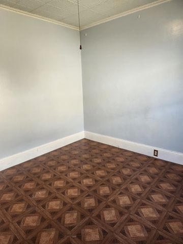 274 University Ave 2, Lowell, MA 01854