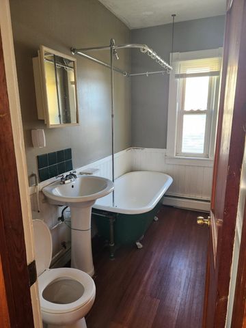 274 University Ave 2, Lowell, MA 01854