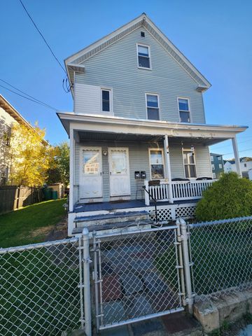 274 University Ave 2, Lowell, MA 01854