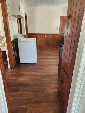 274 University Ave 2, Lowell, MA 01854
