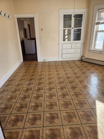 274 University Ave 2, Lowell, MA 01854
