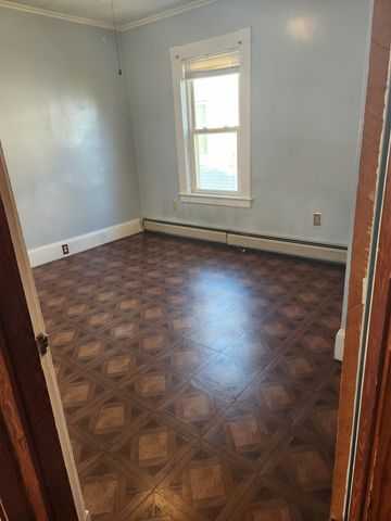 274 University Ave 2, Lowell, MA 01854