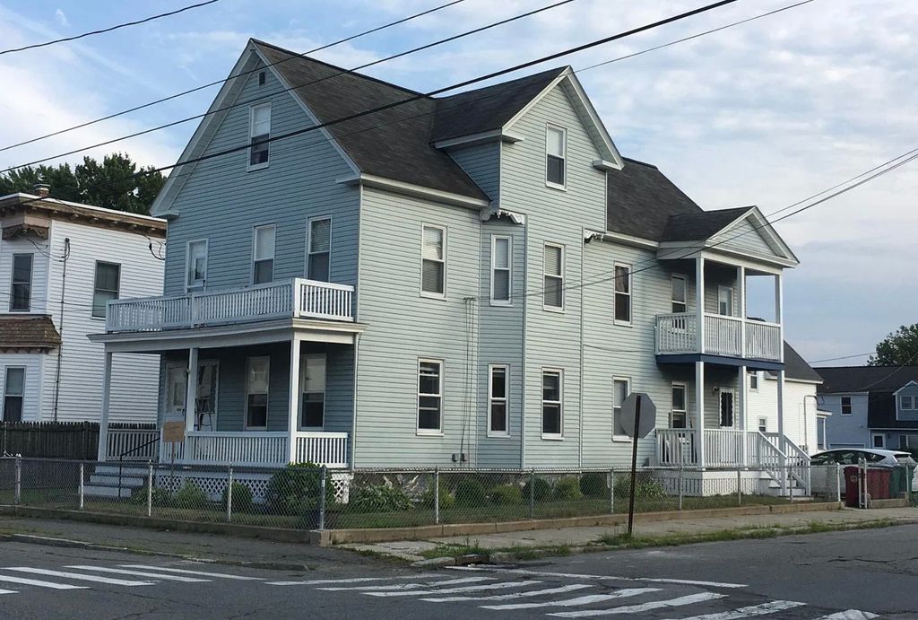 274 University Ave 2, Lowell, MA 01854
