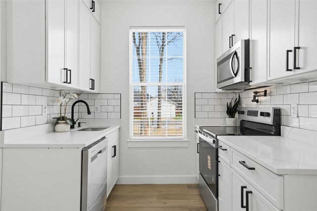 1927 S 20th Street, Waco, TX 76706