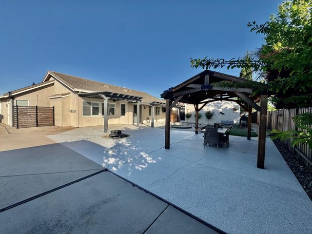 2233 Sheridan Ranch Circle, Plumas Lake, CA 95961