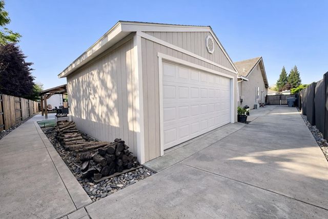 2233 Sheridan Ranch Circle, Plumas Lake, CA 95961