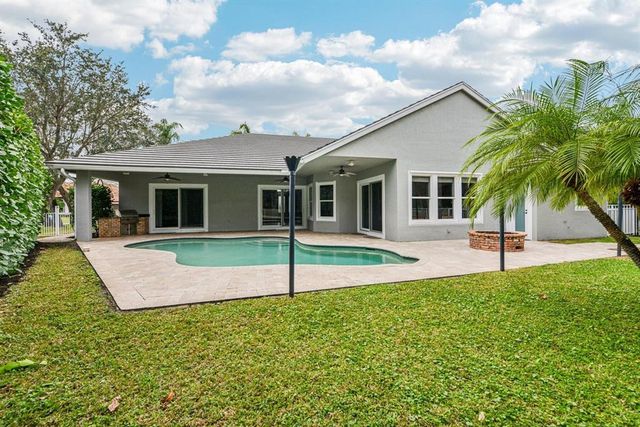 1919 S CLUB Drive, Wellington, FL 33414