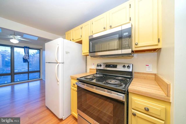 18110 CHALET DR #301, Germantown, MD 20874