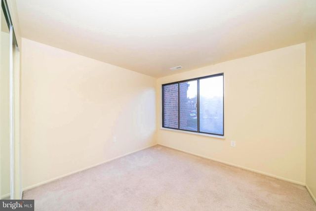 18110 CHALET DR #301, Germantown, MD 20874