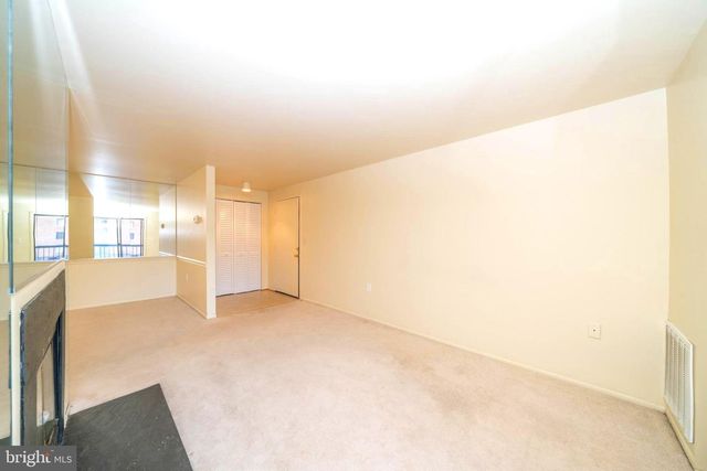 18110 CHALET DR #301, Germantown, MD 20874