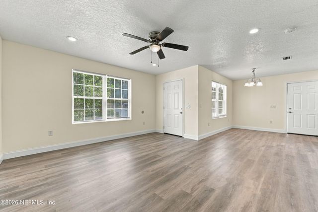 7952 SISKIN Avenue, Jacksonville, FL 32219