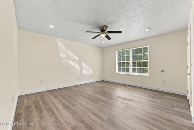 7952 SISKIN Avenue, Jacksonville, FL 32219