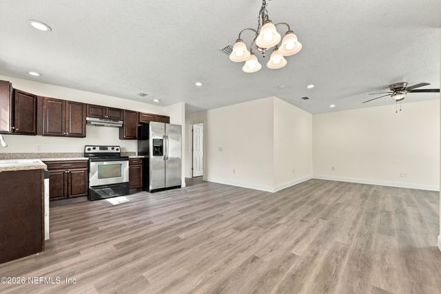 7952 SISKIN Avenue, Jacksonville, FL 32219