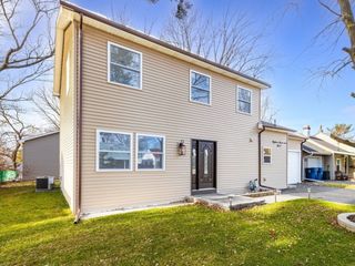 1817 Kelly Avenue, Crest Hill, IL 60403