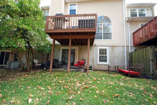 16 Iroquois Trl, Branchburg Twp., NJ 08876