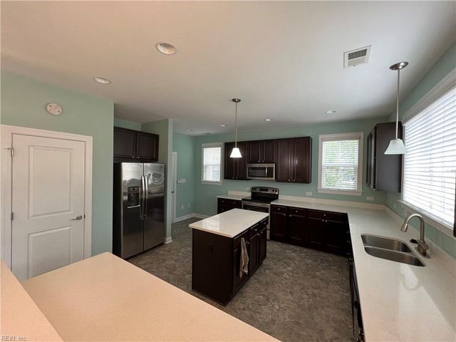 4181 Archstone DR, Virginia Beach, VA 23456