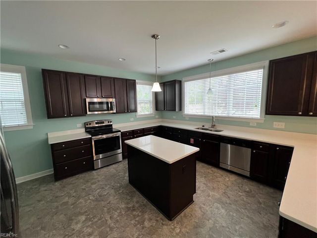 4181 Archstone DR, Virginia Beach, VA 23456