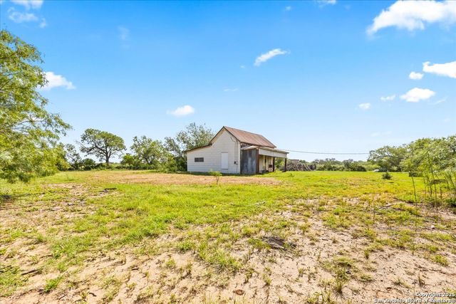 11295 Loop 107, Adkins, TX 78101