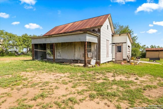 11295 Loop 107, Adkins, TX 78101