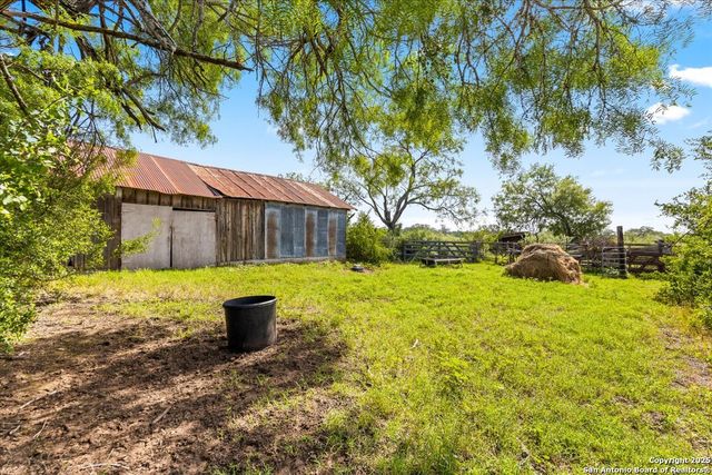 11295 Loop 107, Adkins, TX 78101