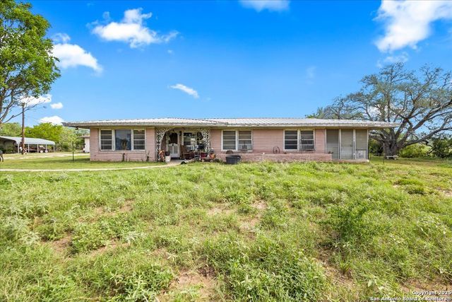 11295 Loop 107, Adkins, TX 78101
