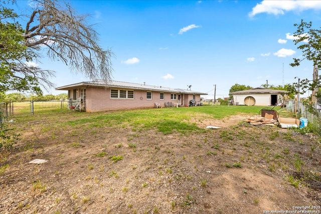11295 Loop 107, Adkins, TX 78101