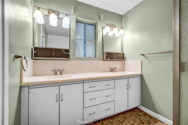 6361 Los Robles, Buena Park, CA 90621