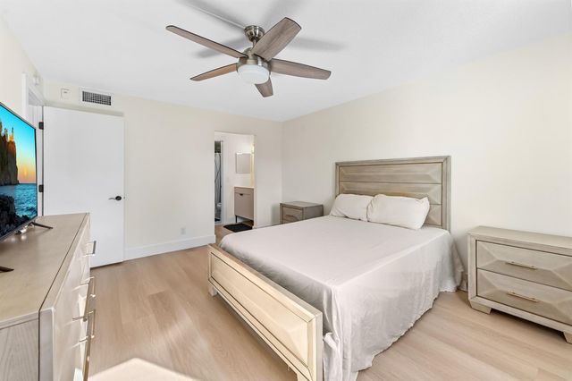 1428 SE 4th Avenue 215, Deerfield Beach, FL 33441